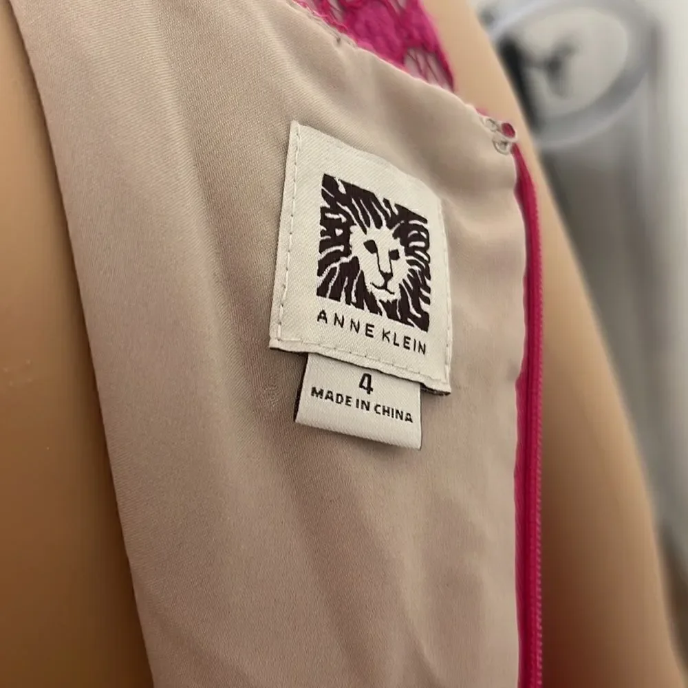 Anne Klein Dress Size 4 Hot Barbie Pink Scoop Neck Short Sleeve Floral Lace Mini
